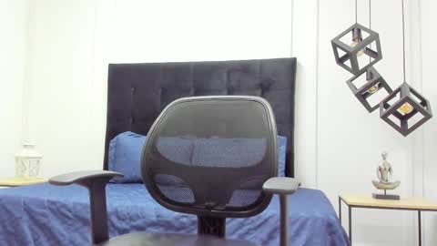 Adrein Roche online show from March 4, 2025, 11:22 pm