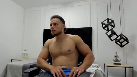 Adrein Roche online show from March 12, 2025, 2:20 am