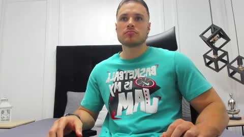 Adrein Roche online show from September 9, 2025, 12:32 am