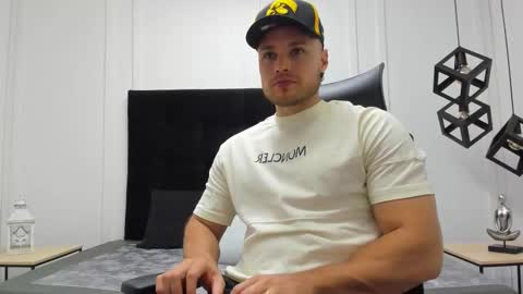 Adrein Roche online show from September 14, 2025, 10:31 pm