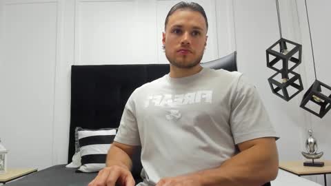 Adrein Roche online show from September 16, 2025, 10:55 pm