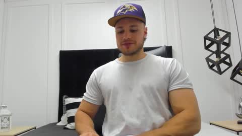 Adrein Roche online show from September 17, 2025, 10:33 pm