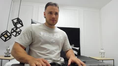 Adrein Roche online show from September 22, 2025, 9:06 pm