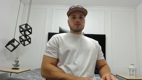 Adrein Roche online show from September 28, 2025, 10:26 pm