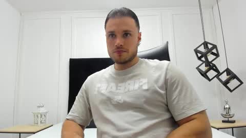 Adrein Roche online show from October 15, 2025, 10:43 pm