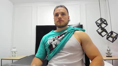 Adrein Roche online show from October 22, 2025, 11:37 pm