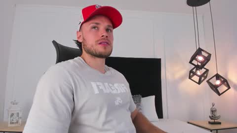 Adrein Roche online show from October 29, 2025, 10:44 pm