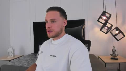 Adrein Roche online show from November 8, 2025, 10:52 pm