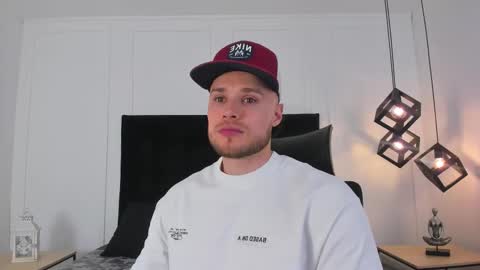 Adrein Roche online show from November 9, 2025, 10:41 pm