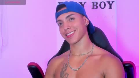 Snapshot of adriianlopez chatting on December 3, 2024, 10:18 pm Adrian Lopez online show from December 3, 2024, 10:18 pm