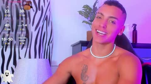 Snapshot of adriianlopez chatting on December 30, 2024, 11:06 pm Adrian Lopez online show from December 30, 2024, 11:06 pm