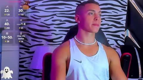 Snapshot of adriianlopez chatting on January 3, 2025, 3:27 am Adrian Lopez online show from January 3, 2025, 3:27 am