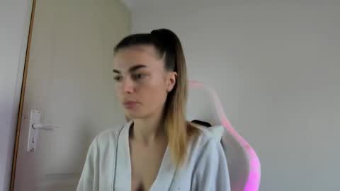 adventurina online show from November 11, 2025, 9:53 am