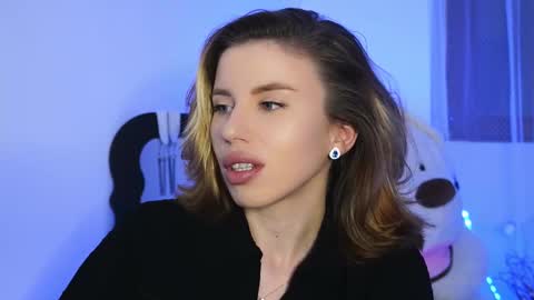 Aelia online show from March 7, 2026, 6:38 pm