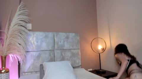 aelinduvalier online show from November 7, 2025, 6:08 pm