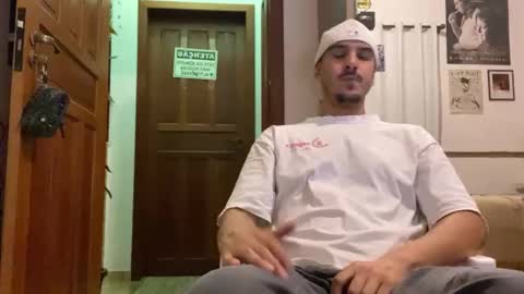 Luci online show from November 11, 2025, 2:11 am