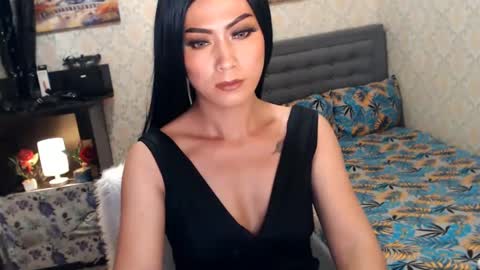 Snapshot of affairtoyourgoddesskhendra chatting on February 19, 2025, 9:25 pm Dominant Goddess Contessa online show from February 19, 2025, 9:25 pm