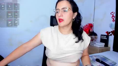 Snapshot of africa_holmes chatting on February 18, 2025, 2:05 am Africa online show from February 18, 2025, 2:05 am
