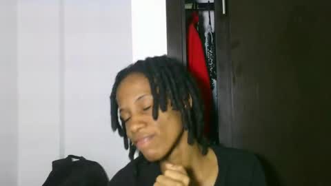 Snapshot of africadeluxe chatting on February 14, 2025, 6:34 am Africa online show from February 14, 2025, 6:34 am