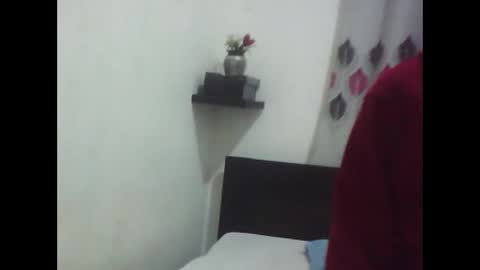 Snapshot of african_beauties chatting on February 8, 2026, 5:11 am Mia Friends online show from February 8, 2026, 5:11 am