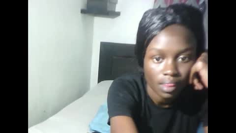 Snapshot of african_beauties chatting on February 13, 2026, 10:44 am Mia Friends online show from February 13, 2026, 10:44 am