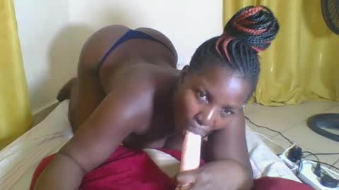 Snapshot of africanbeauty4 chatting on October 2, 2025, 12:06 am ELIZABETH online show from October 2, 2025, 12:06 am