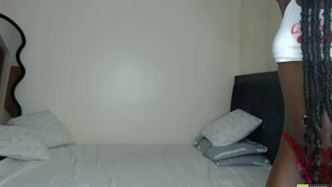 Mia online show from May 30, 2026, 4:26 pm