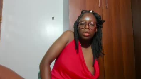 Snapshot of afro_pop chatting on January 12, 2025, 6:28 am Leah online show from January 12, 2025, 6:28 am