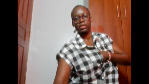 Snapshot of afro_pop chatting on January 21, 2025, 7:58 am Leah online show from January 21, 2025, 7:58 am