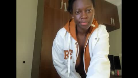 Snapshot of afro_pop chatting on February 22, 2025, 6:28 am Leah online show from February 22, 2025, 6:28 am