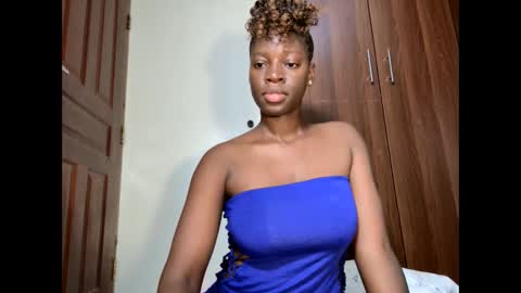 Snapshot of afro_pop chatting on September 19, 2025, 2:02 am Leah online show from September 19, 2025, 2:02 am