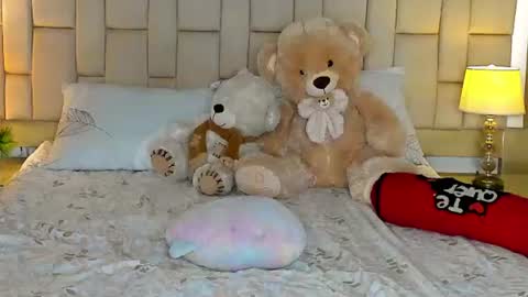 afrodita_love25 online show from June 12, 2026, 3:05 am