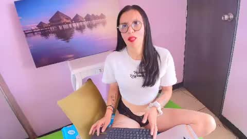 Afrodita Rosse online show from July 3, 2026, 4:13 pm