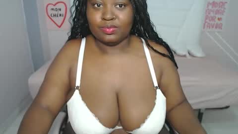 afroditaebano online show from May 20, 2026, 7:09 pm