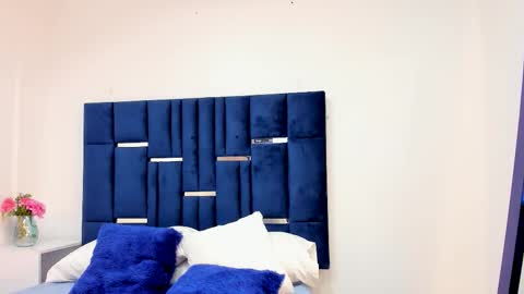 Snapshot of afroditaevans__ chatting on February 24, 2026, 3:43 pm A F R O D I T A E V A N S online show from February 24, 2026, 3:43 pm