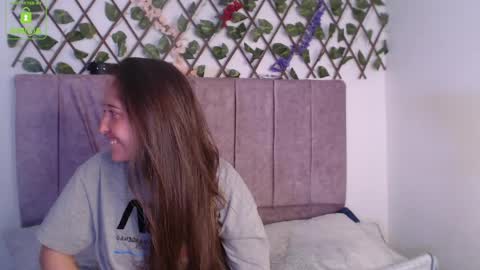 Lia  Valkyria online show from May 27, 2026, 1:57 am