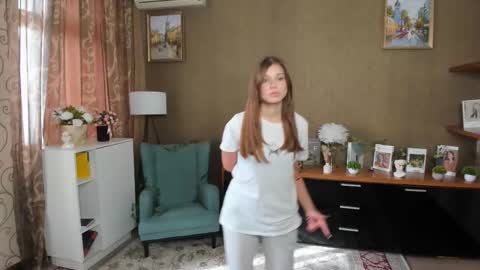 Snapshot of afterrr_tremble chatting on October 4, 2025, 10:57 am Hi Im Alison Welcome to my room online show from October 4, 2025, 10:57 am