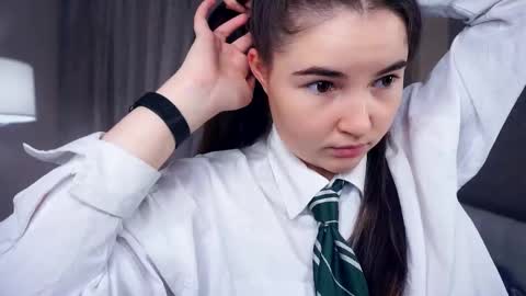 Snapshot of aftonbunkers chatting on October 6, 2025, 6:11 am Lana 1800 - 0330 UTC Mia 0700- 1630 UTC online show from October 6, 2025, 6:11 am