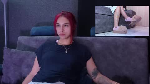 Agata Collinss online show from October 1, 2025, 5:35 am