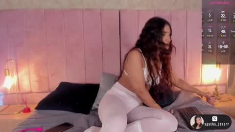 Snapshot of agatha_jener chatting on September 10, 2025, 11:43 am agatha_jener online show from September 10, 2025, 11:43 am