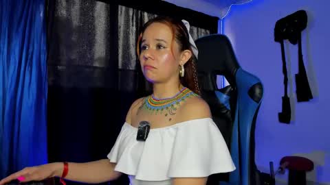 agatha_walter_ online show from November 28, 2025, 6:32 pm