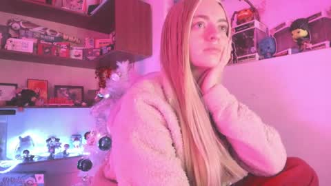 Snapshot of agathaa_ks_ chatting on December 10, 2024, 6:11 am Camila 2 online show from December 10, 2024, 6:11 am