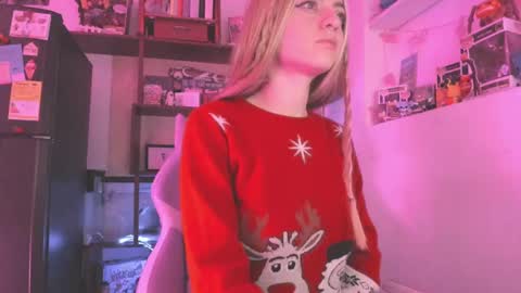 Snapshot of agathaa_ks_ chatting on December 13, 2024, 6:10 am Camila 2 online show from December 13, 2024, 6:10 am