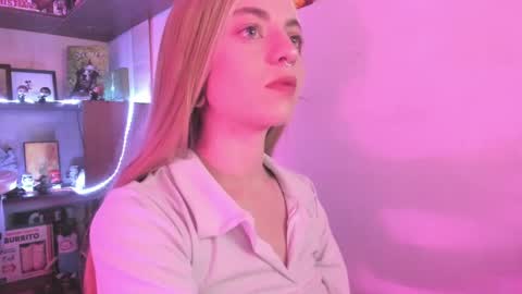 Snapshot of agathaa_ks_ chatting on January 14, 2025, 10:23 pm Camila 2 online show from January 14, 2025, 10:23 pm