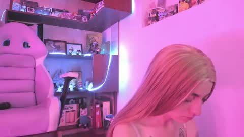 Snapshot of agathaa_ks_ chatting on January 17, 2025, 8:11 pm Camila 2 online show from January 17, 2025, 8:11 pm