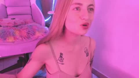 Snapshot of agathaa_ks_ chatting on January 19, 2025, 2:25 am Camila 2 online show from January 19, 2025, 2:25 am