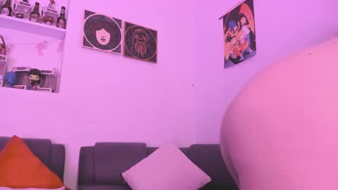 Snapshot of agathaa_ks_ chatting on February 21, 2025, 10:04 pm Camila 2 online show from February 21, 2025, 10:04 pm