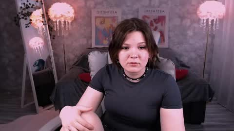 agathaagnia online show from May 11, 2026, 8:09 am