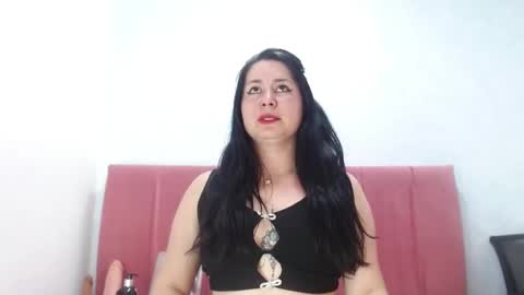 agathacorlincm101 online show from November 9, 2025, 8:29 pm