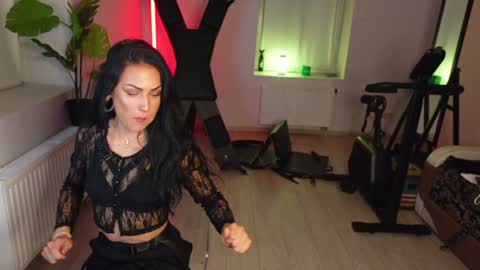 Agelina Lilly Laura online show from December 21, 2025, 8:16 pm